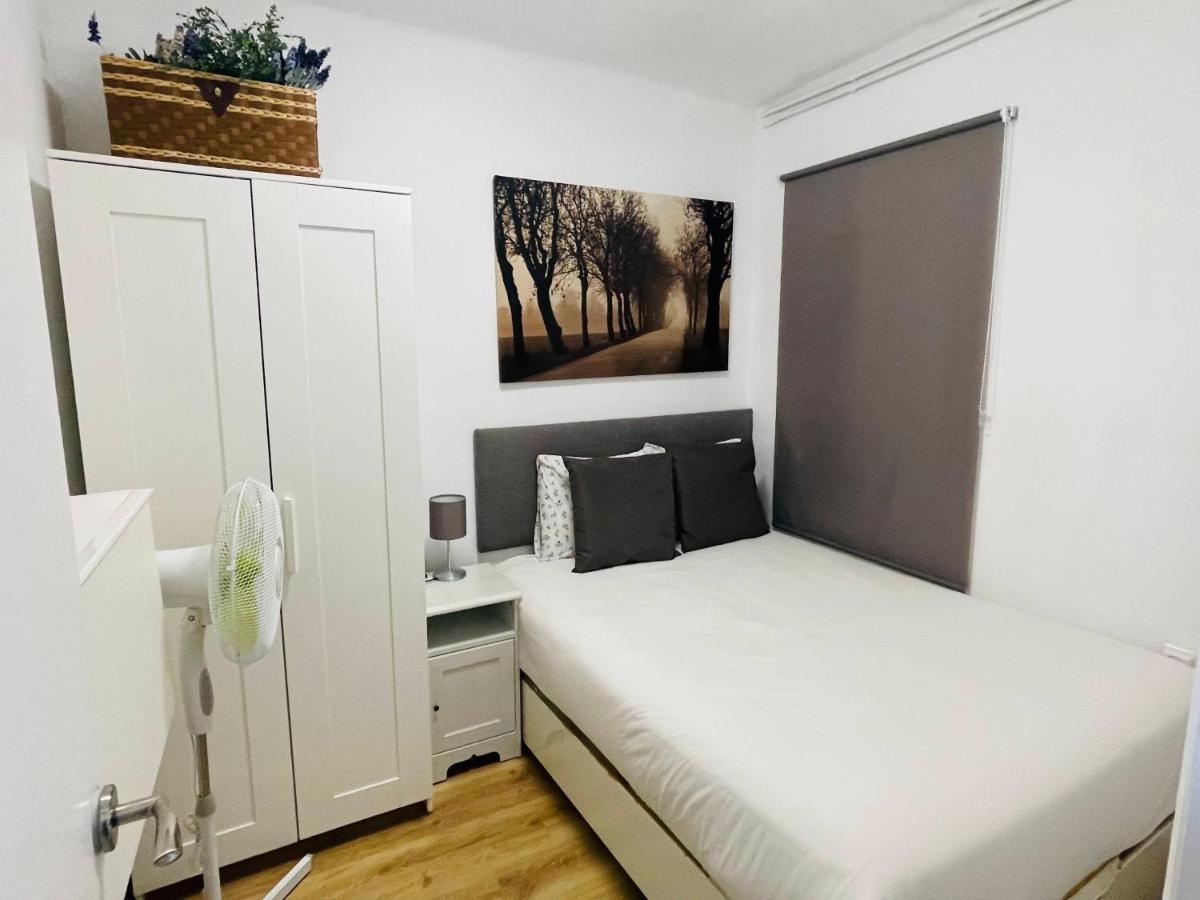 Beach Apartment Barca 6 سان أدريان دي بيزوس المظهر الخارجي الصورة