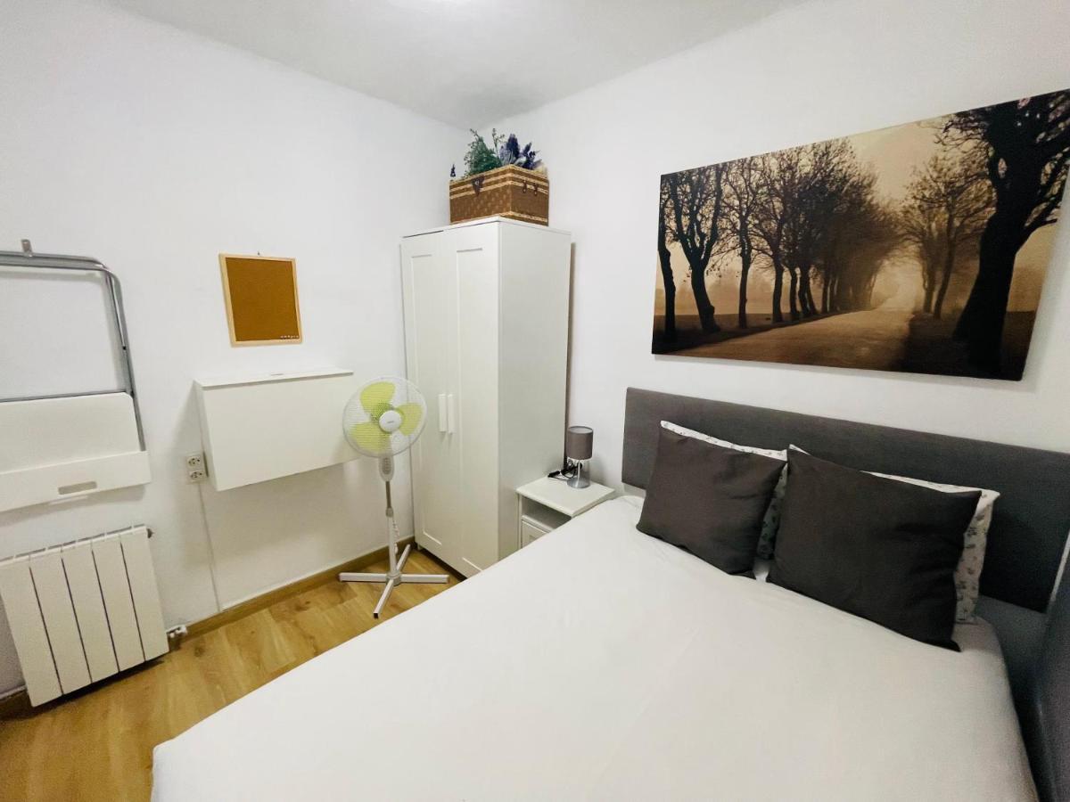 Beach Apartment Barca 6 سان أدريان دي بيزوس المظهر الخارجي الصورة