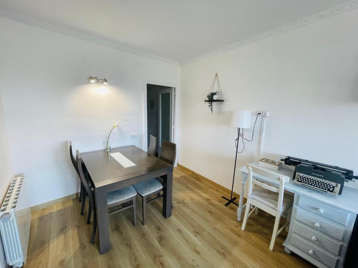 Beach Apartment Barca 6 سان أدريان دي بيزوس المظهر الخارجي الصورة